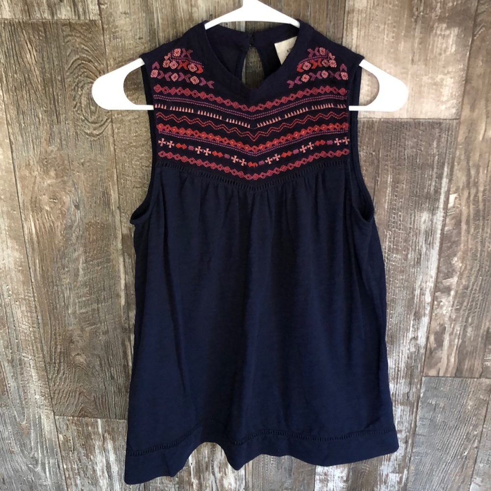 Knox Rose navy tank